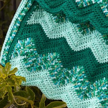 Green ripple crochet blanket finished!