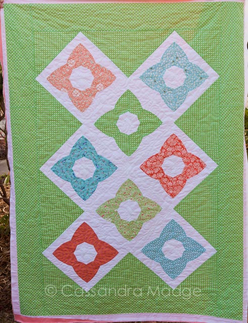 Chic Stars baby quilt - Juicy Quilting